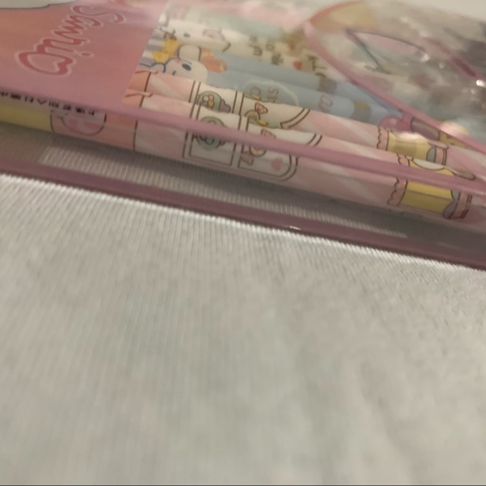 Set of 12 Sanrio Black Ink Pens in a Plastic Carrying Case - Picture 8 of 14